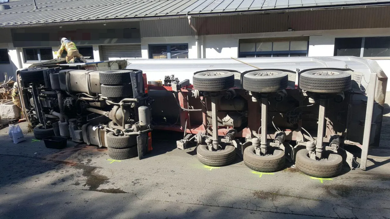 1_lkw_unfall2.jpg
