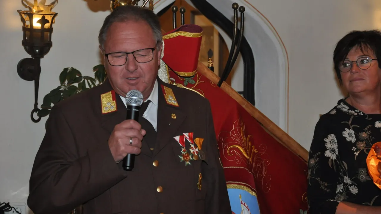 20211030_ehrung_meusburger_8.jpg
