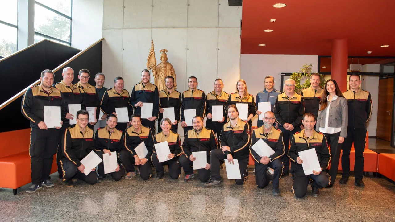 Erfolgreiche-SVE-PEER-Abschlusspruefung-
