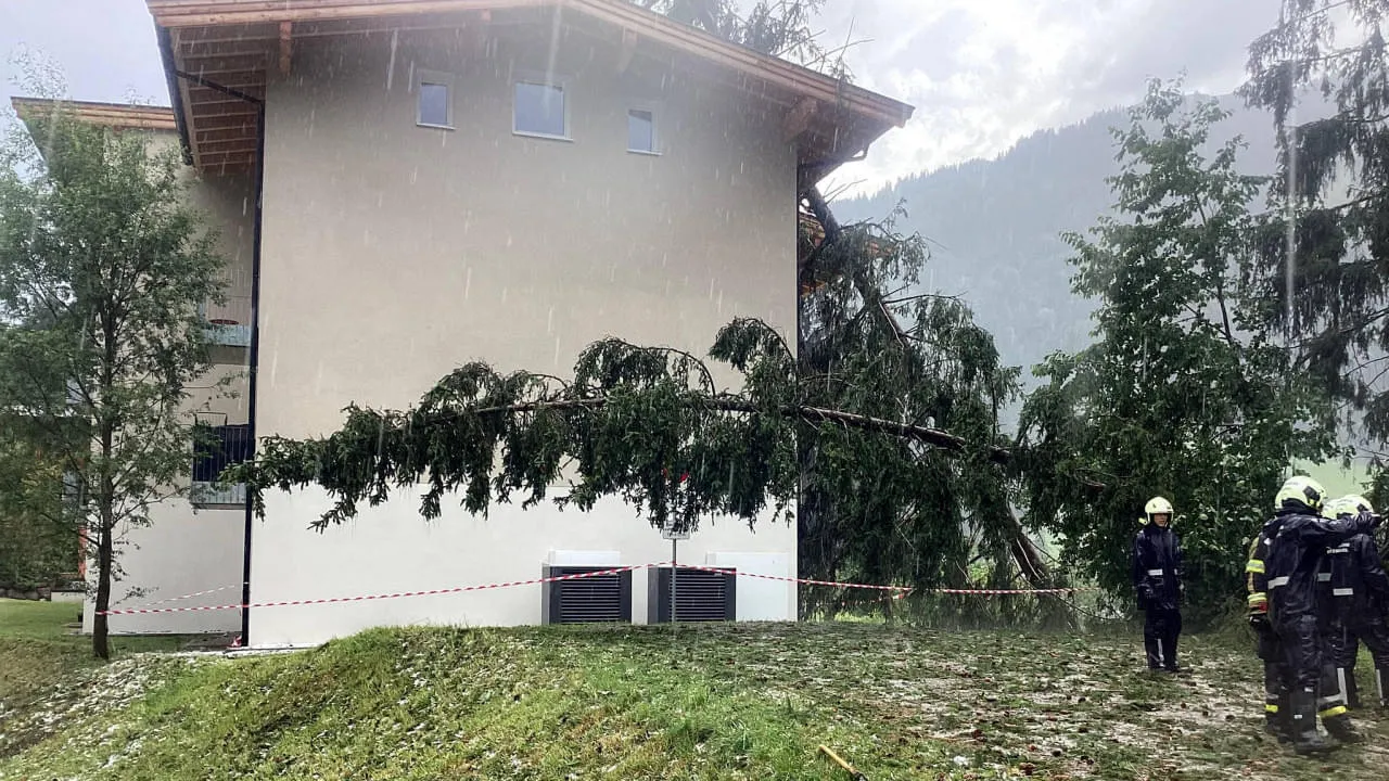 Schweres-Unwetter-in-Kitzbuehel